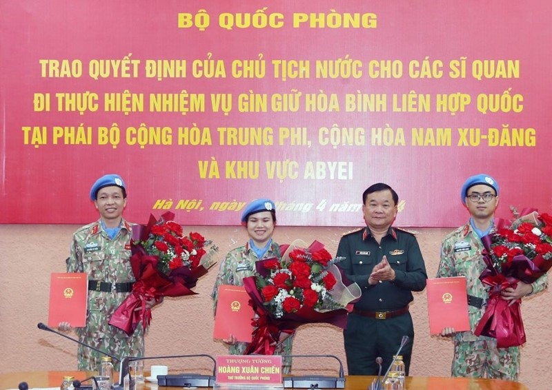 /UploadStore/admin/240722 Thuong ta Nguyen Sy Hieu tu MINUSCA/01.jpg